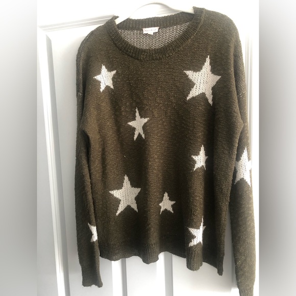 Item & Thread army green star sweater in perfect condition - Picture 2 of 2